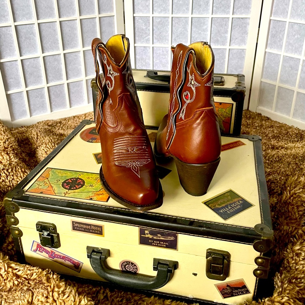 Genuine brown leather cowgirl boots from Nashville